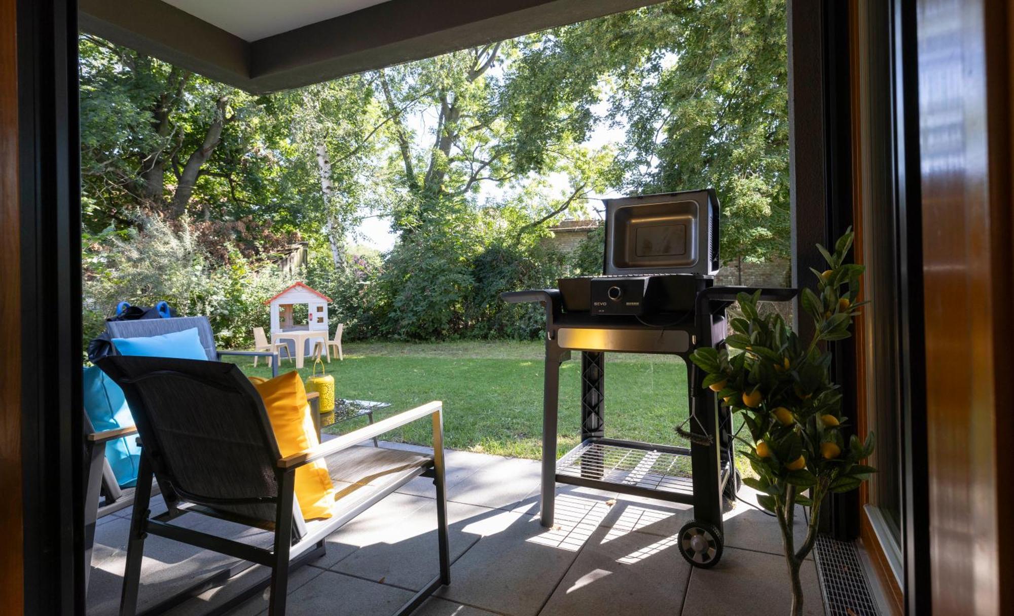 Partners - California Dreaming 93 Qm Mit Garten In Naehe Ber-airport Apartment